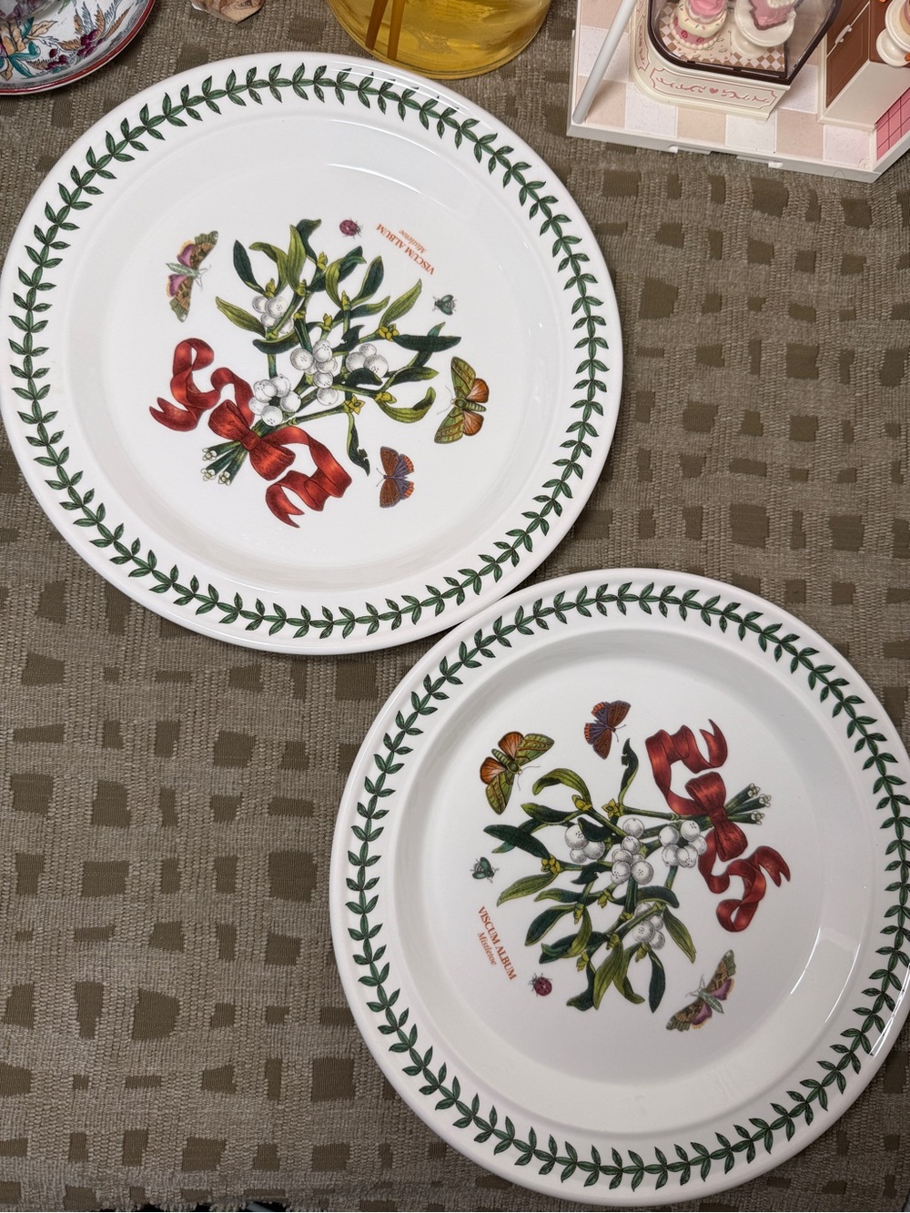 Portmeirion Botanic Garden Viscum Album Mistletoe Dinner Plates 10.5" Set of 2